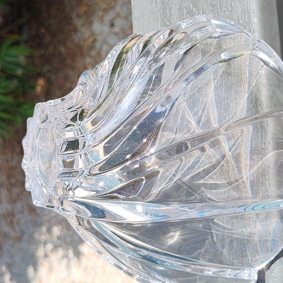 Waterford Crystal Round Bowl Signed Scalloped Edges with twist 7" Across - Picture 5 of 5
